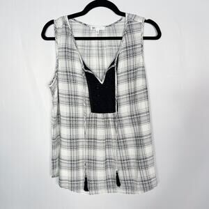 DR2 Womens Medium M White Black Windowpane Plaid Sleeveless Tassel Blouse Top